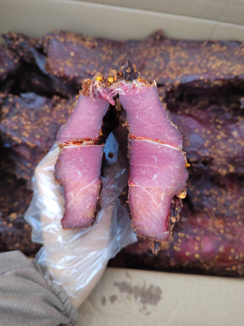 阿坝牦牛肉味大块肉牛肉味火爆麻辣五香牛肉味腊牛肉一手货