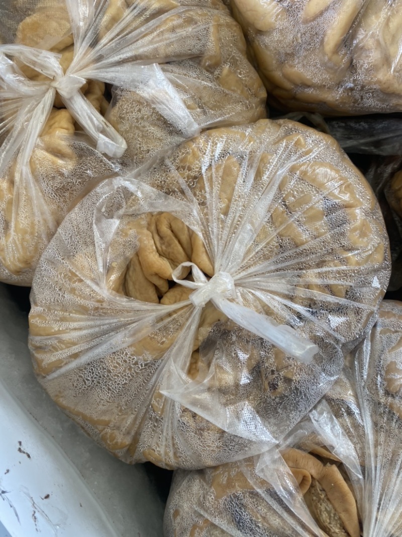 肥肠，焯水的，手可掐断，一包两斤，支持样品