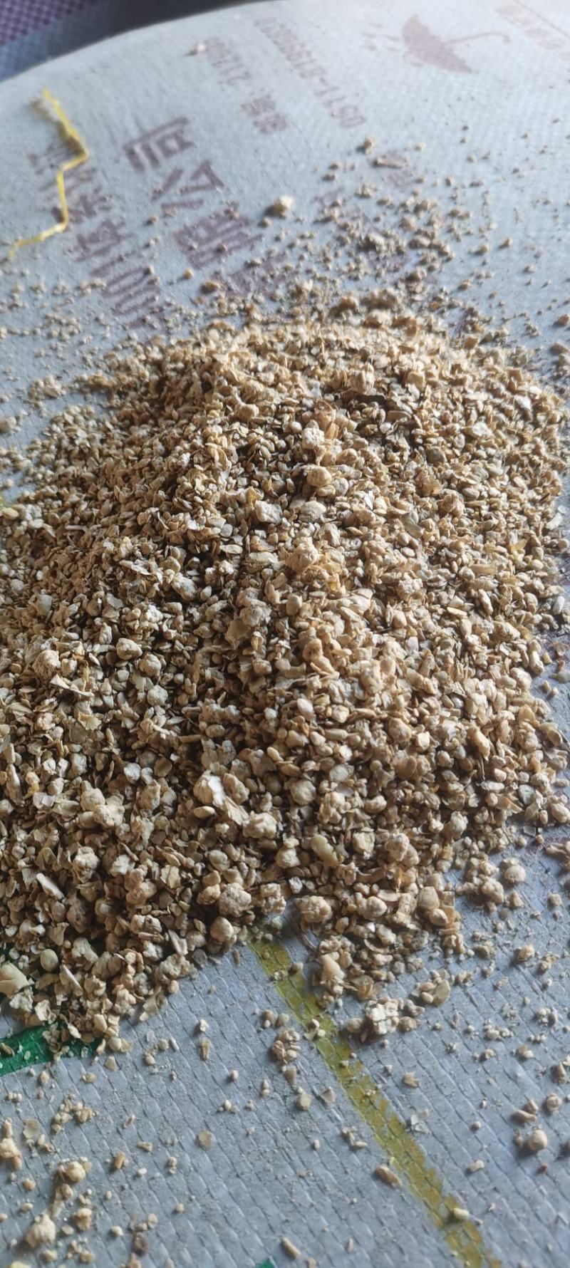 厂家直发优质豆粕牛羊猪饲料大量现货质优价廉量大从优