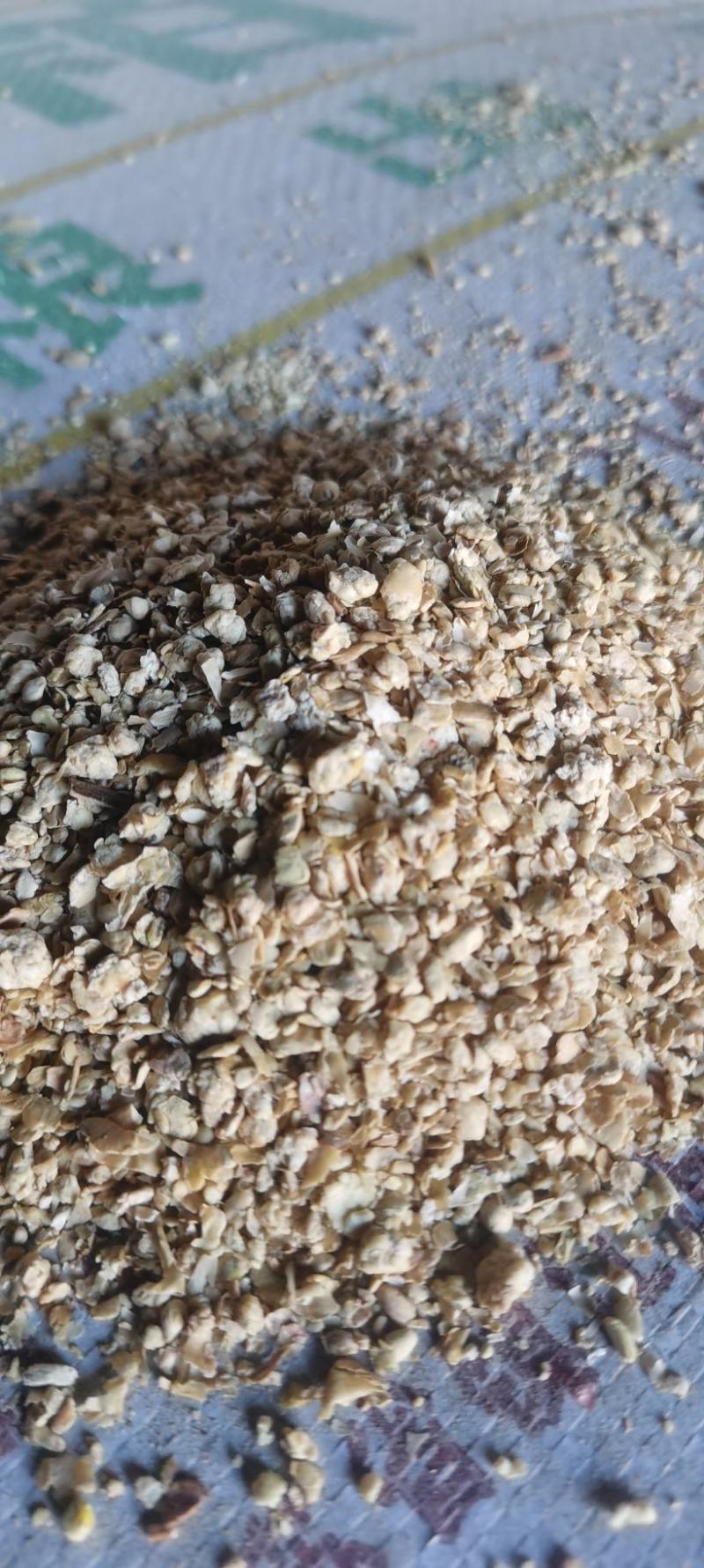 厂家直发优质豆粕牛羊猪饲料大量现货质优价廉量大从优