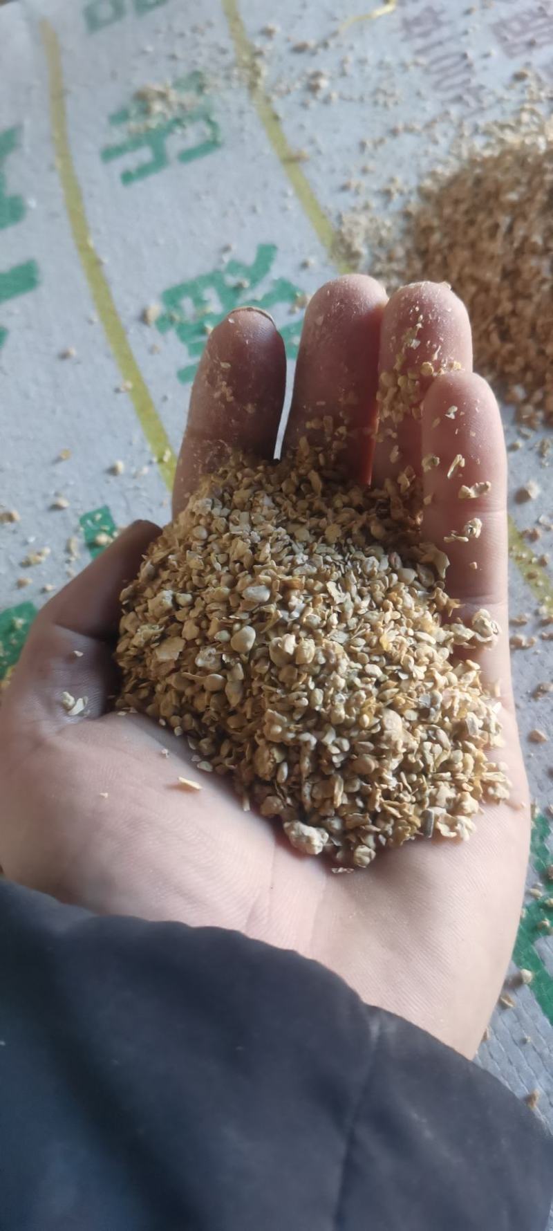 厂家直发优质豆粕牛羊猪饲料大量现货质优价廉量大从优