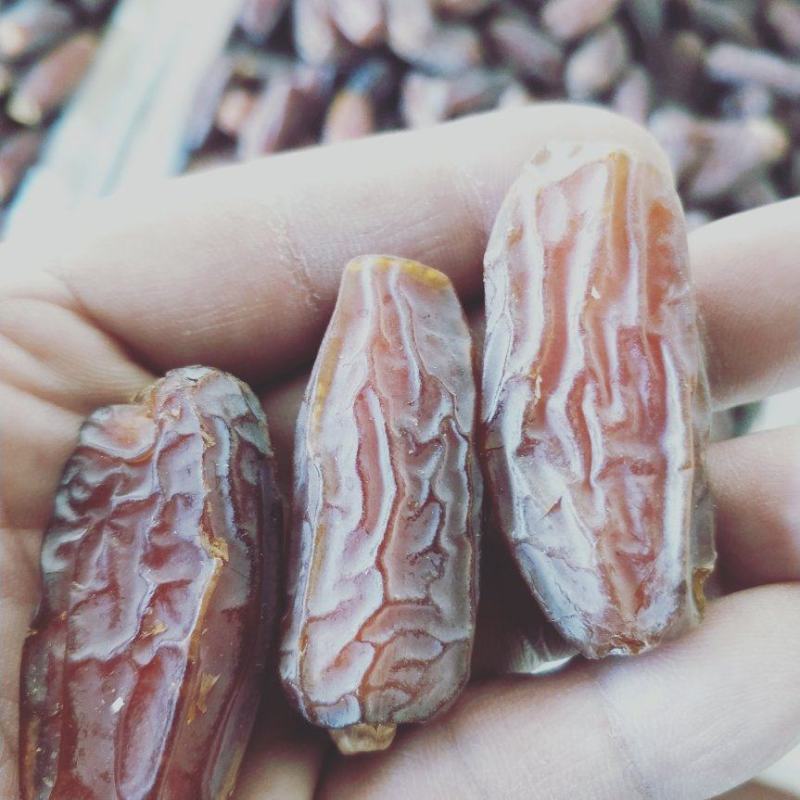 沙特阿拉伯椰枣特级麦蒂娜玛布隆椰枣十公斤整箱批发