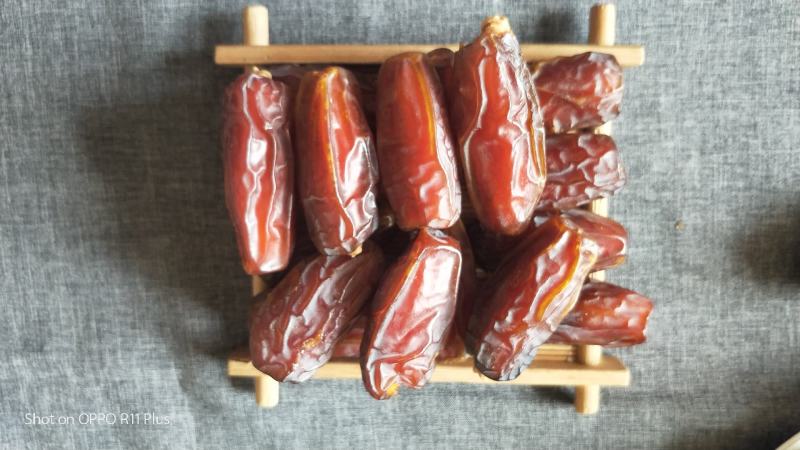 沙特阿拉伯椰枣特级麦蒂娜玛布隆椰枣十公斤整箱批发