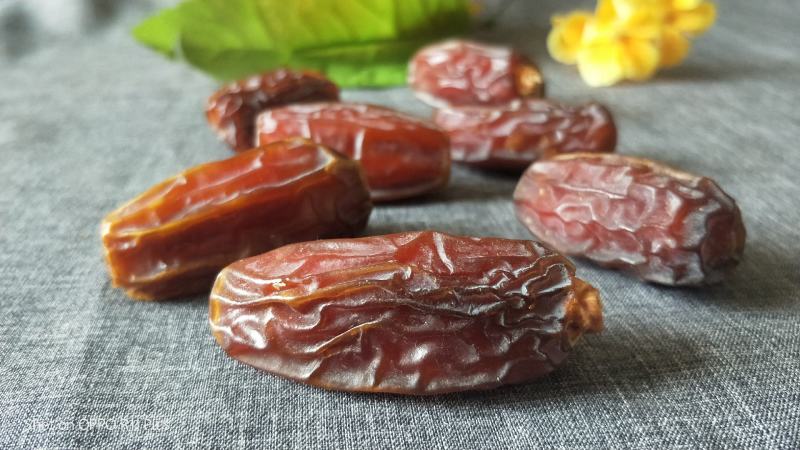 沙特阿拉伯椰枣特级麦蒂娜玛布隆椰枣十公斤整箱批发