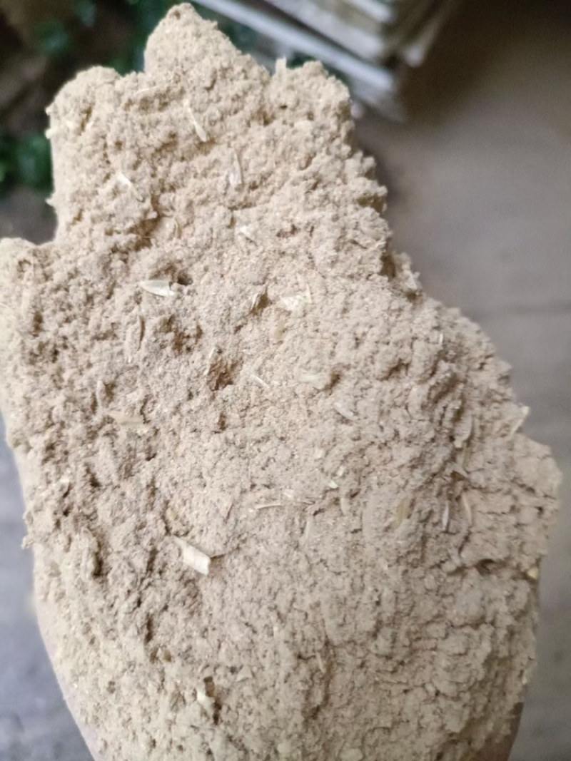 碎小麦，碎玉米，麦糠，黄色麦毛，霉变玉米