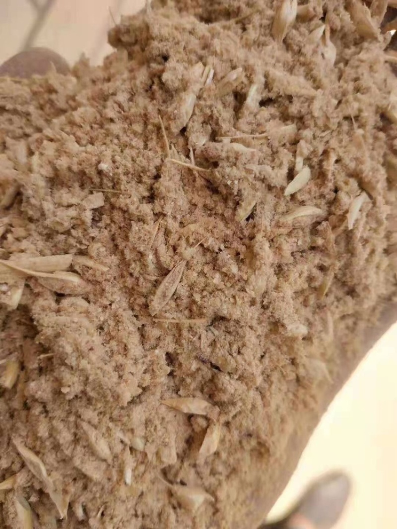 各种精品花生秧，纯麦糠，盖笋糠灰，麦毛，等