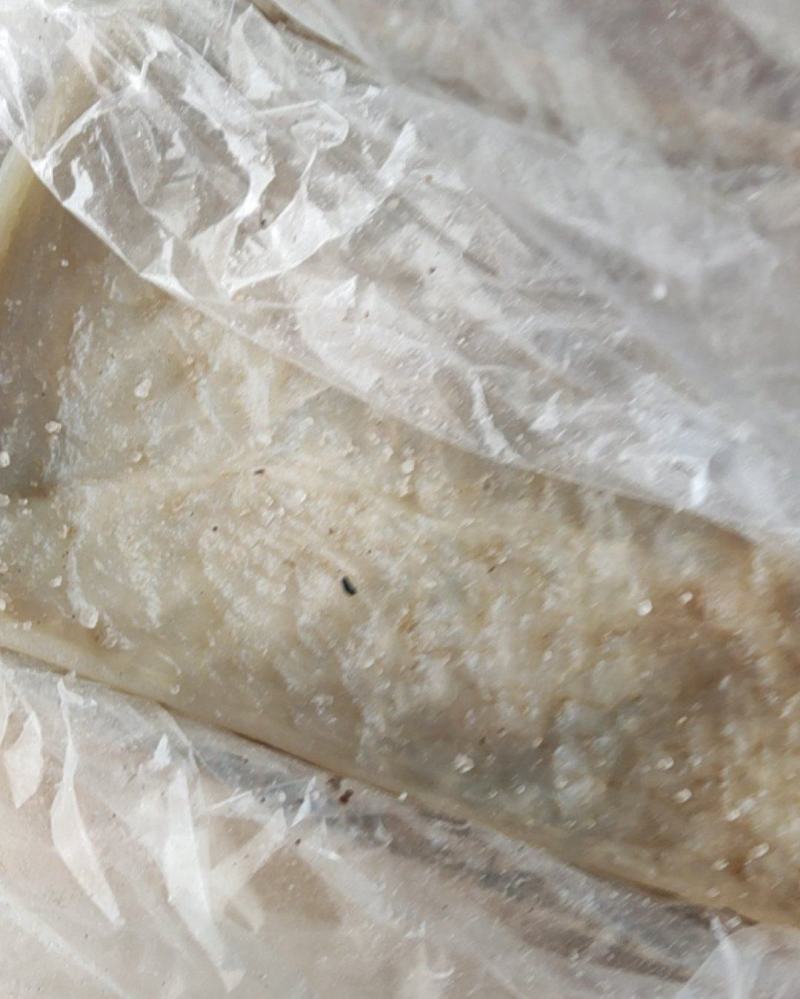 自己加工海蜇皮，颜色白，片大皮薄，板质好，杠杠脆