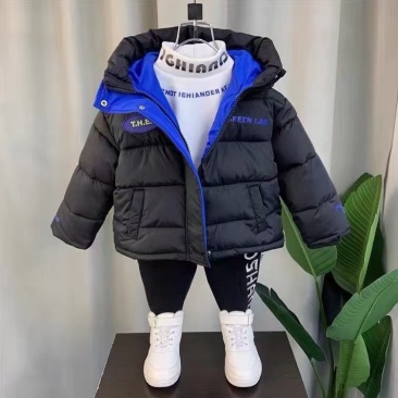儿童时髦羽绒服外套厂价