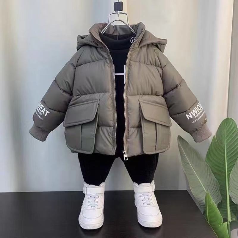 儿童时髦羽绒服外套厂价