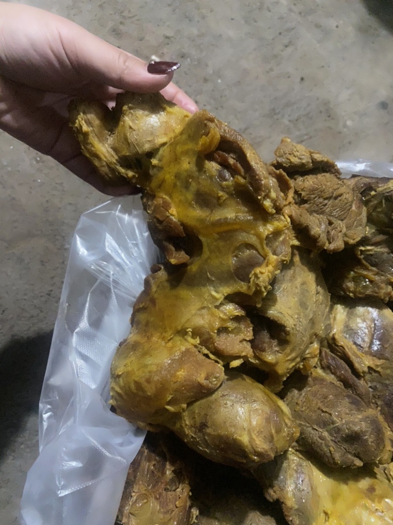 腱子肉，酱香味和五香味下单请备注，全熟的量大包邮可发样品
