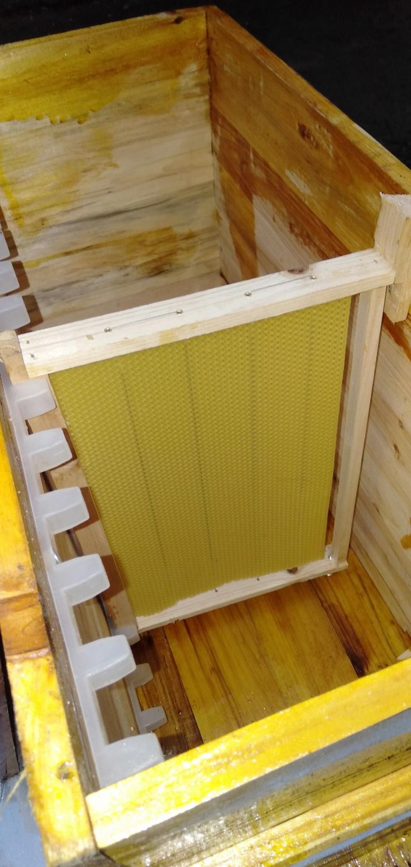 蜜蜂箱中蜂箱中蜂专用，四门五用比标准大三分之一，易保温好