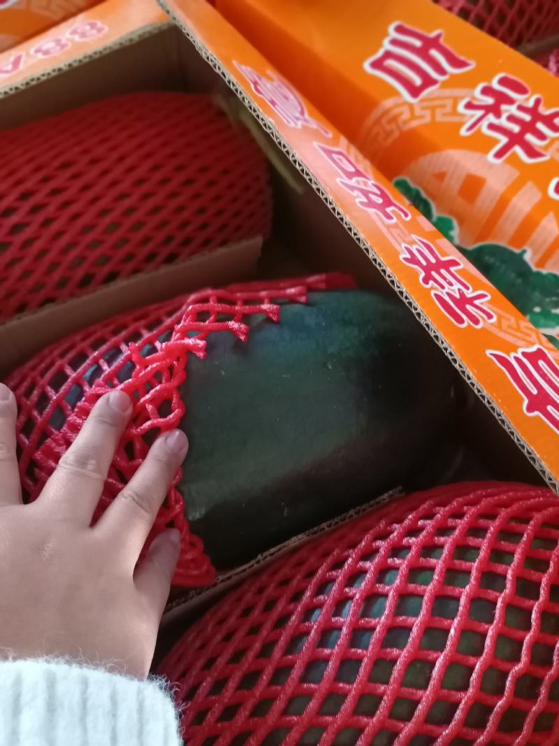 越南进口精品黑美人西瓜