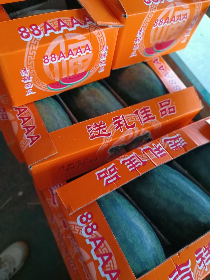 越南进口精品黑美人西瓜