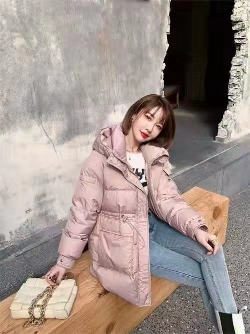 时尚爆版女装加厚款羽绒服外套系列，批元/49.9件，整首