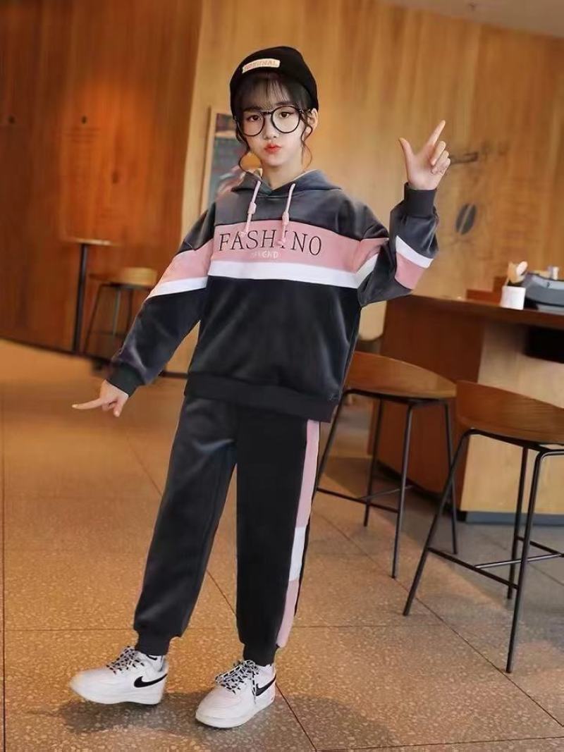 爆款儿童动运卫衣套装批发经典帽连设计优质