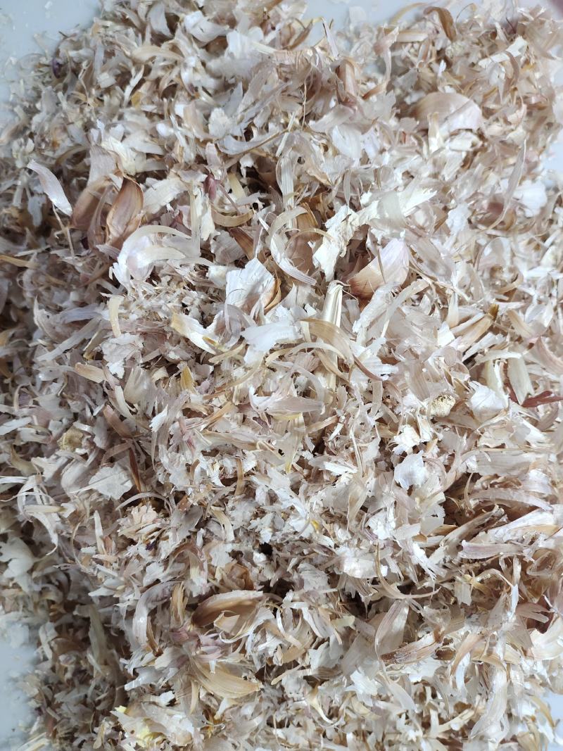 大蒜皮蒜皮压块蒜皮蒜皮压块适口性好增加采食量品