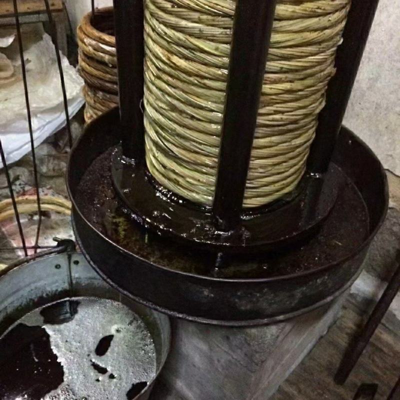 野生茶籽油，原生态，自采自摘，保证正品。