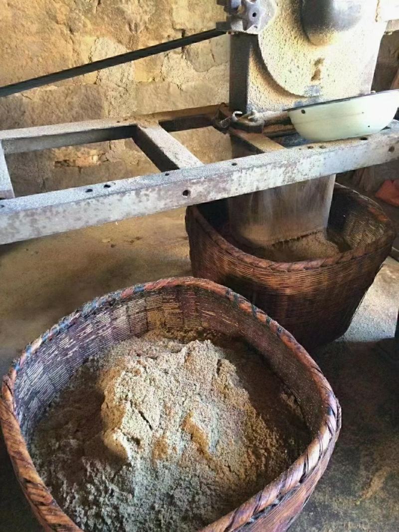 野生茶籽油，原生态，自采自摘，保证正品。