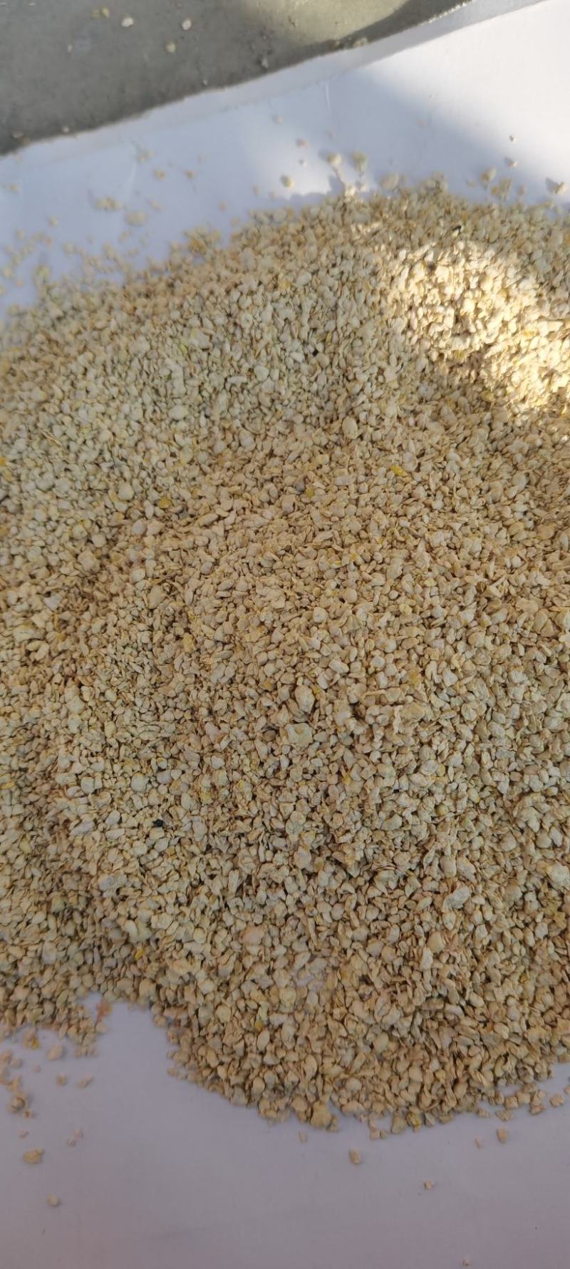 厂家直发豆粕小料猪牛羊添加饲料豆粕小料