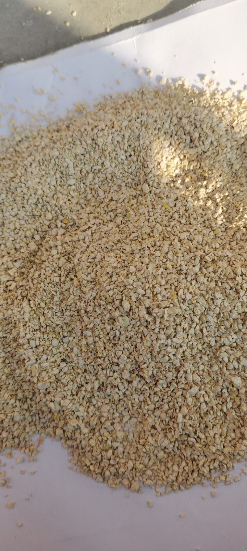 厂家直发豆粕小料猪牛羊添加饲料豆粕小料