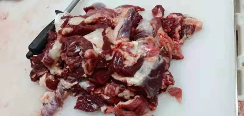 纯干国产牛碎肉，常年有货一手货源，山东发货一件50斤