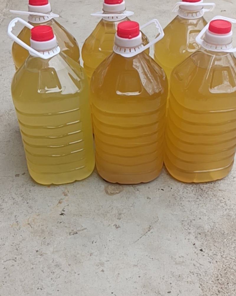 精品房县黄酒浮汁自产自销，口感醇厚品质保证，欢迎下单