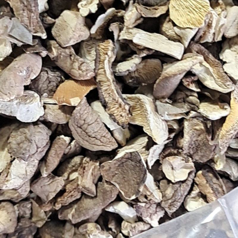 大家好我是泌阳胡琴、购买特产找我、鲜花菇、干花菇各种规格