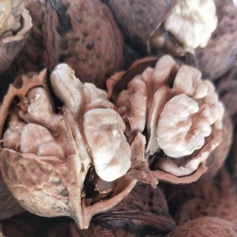 薄皮核桃云南大理漾濞薄皮核桃，口感好，仁子饱满