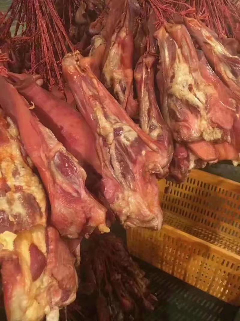 四川特产烟熏腊猪拱嘴肉多颜色好厂家直接批发