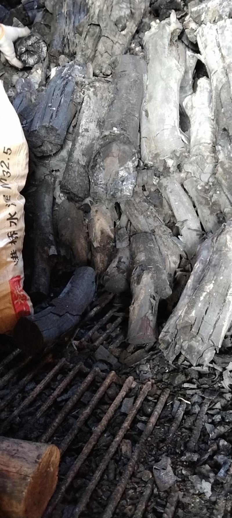 荔枝木炭