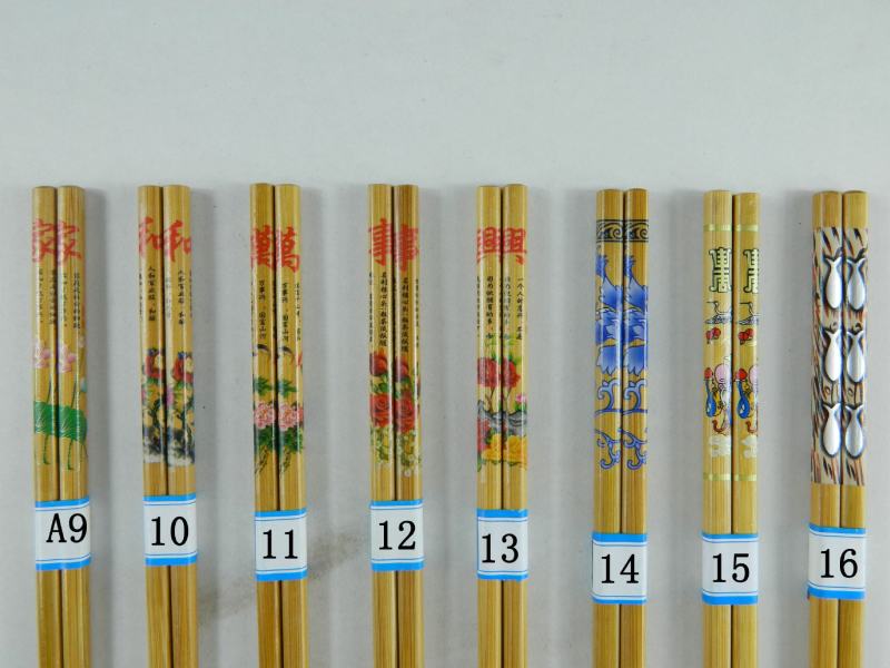 阿里山竹筷子地摊印花筷子年货热卖竹筒餐具批发