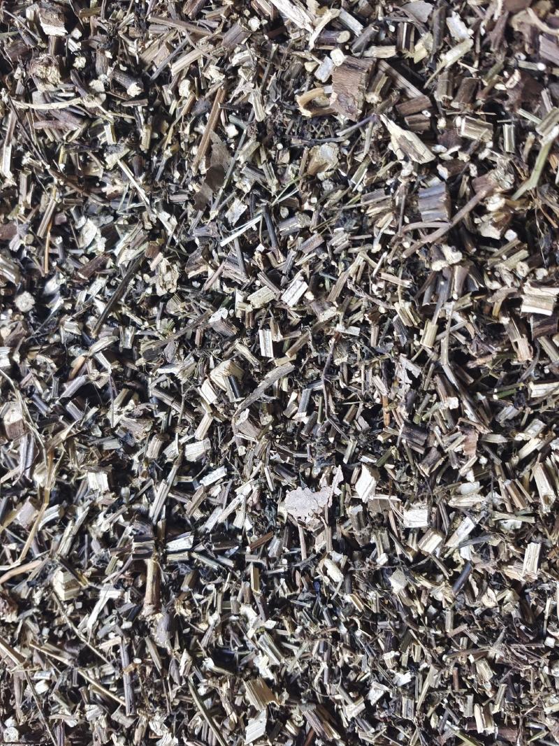 紫苏梗4～5吨，0.8的段