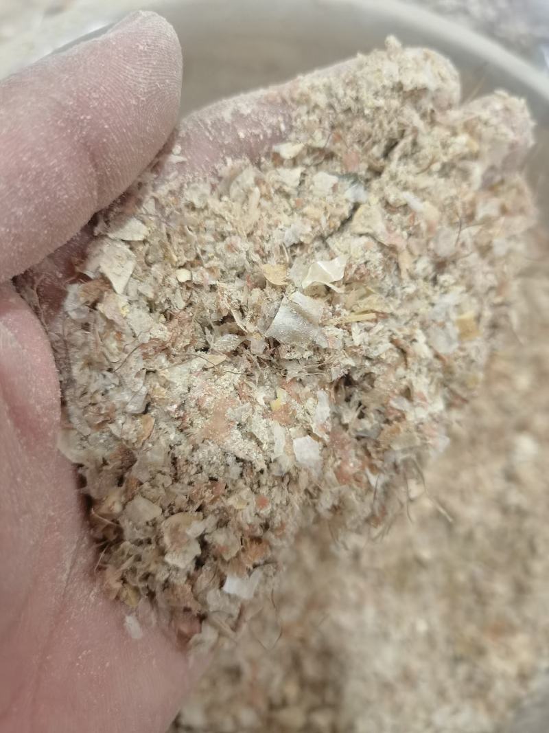 玉米皮，东北大片玉米皮粮库货，颜色金黄，无霉变大量供应。