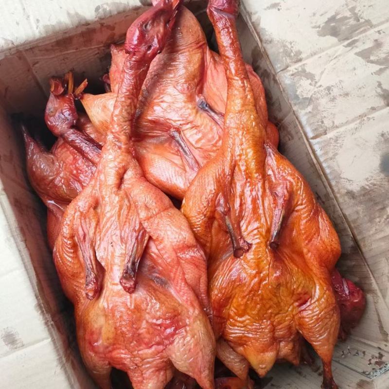 板鸭烤鸭卤鸭鸭肉。展会地摊超市卤菜店