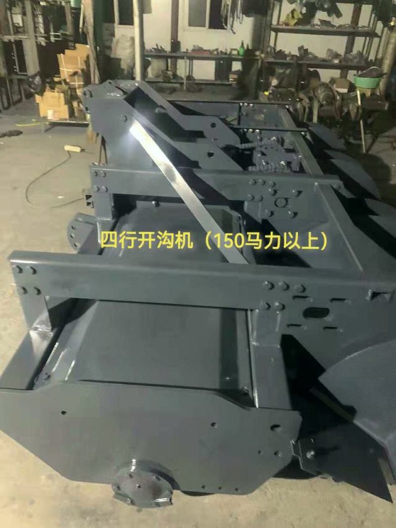 大葱开沟机，大葱三行开沟机，大葱开沟施肥机