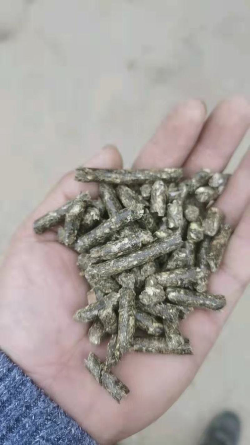 花生秧熟化颗粒料，牛羊马驴免中小草，细粉叶粉