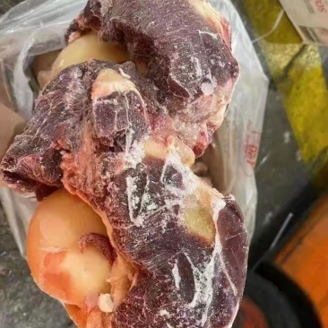肉牛棒骨，满满的骨髓！吃肉，喝汤，吃骨髓！一举三得！