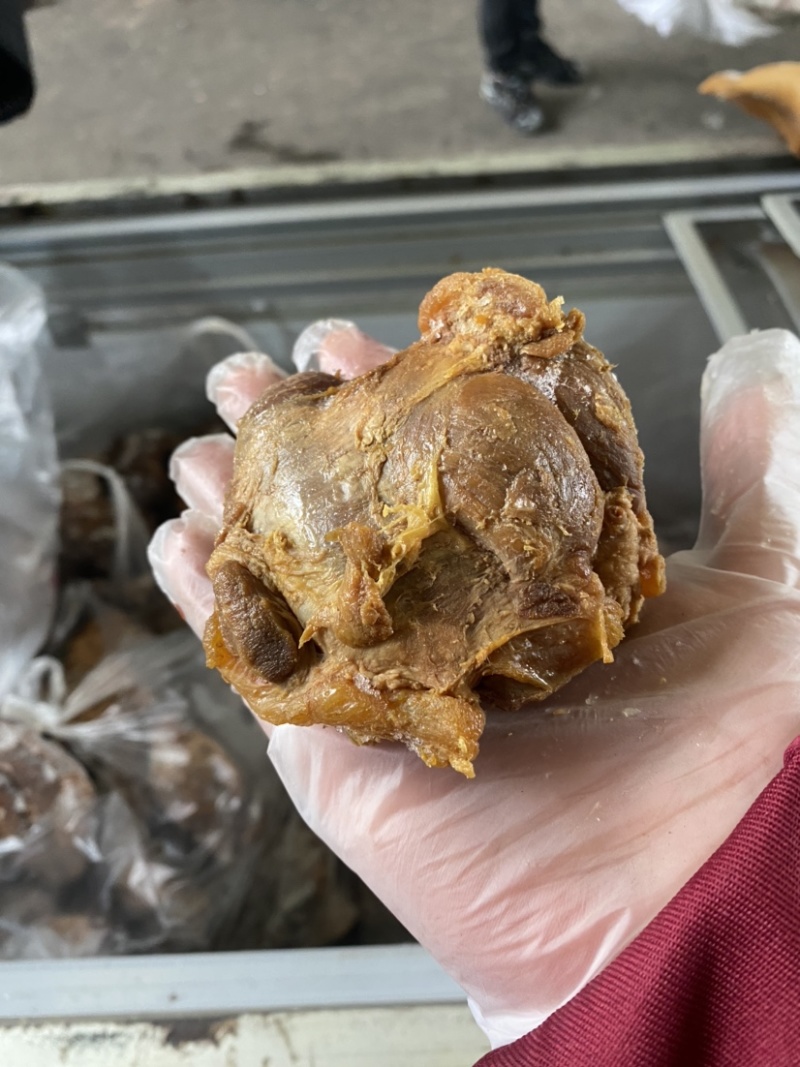 腱子肉，酱香味和五香味下单请备注，全熟的量大包邮可发样品