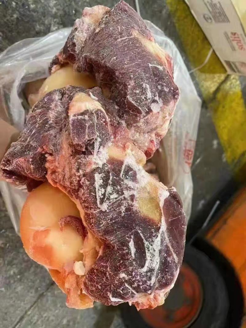 肉牛棒骨，满满的骨髓！吃肉，喝汤，吃骨髓！一举三得！