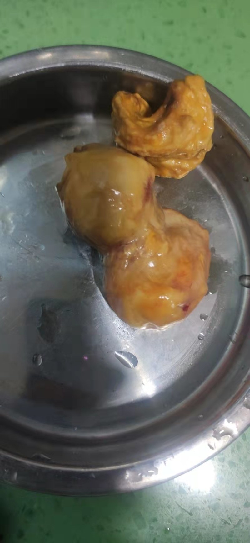 鲜鸡宝两枚