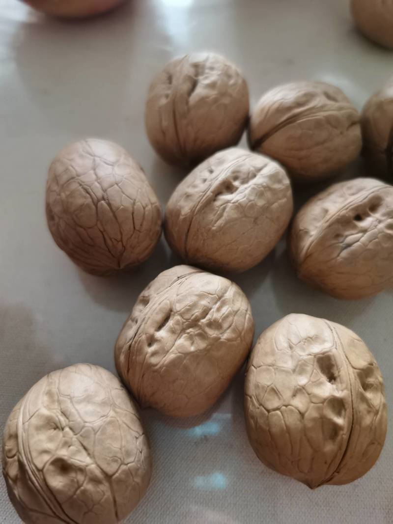 正宗新疆阿克苏薄皮核桃，皮薄肉香，原产地直发