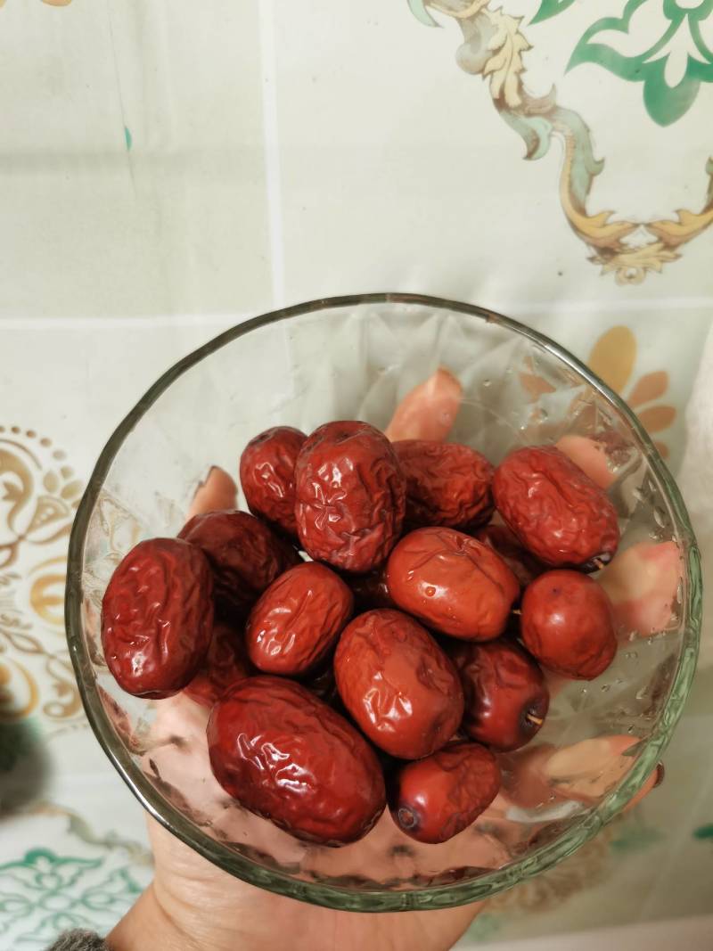 正宗新疆阿克苏灰枣，核小肉厚，香甜可口
