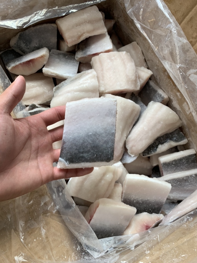 巴沙鱼块20斤，一箱70/80块。食堂专用，南京现货