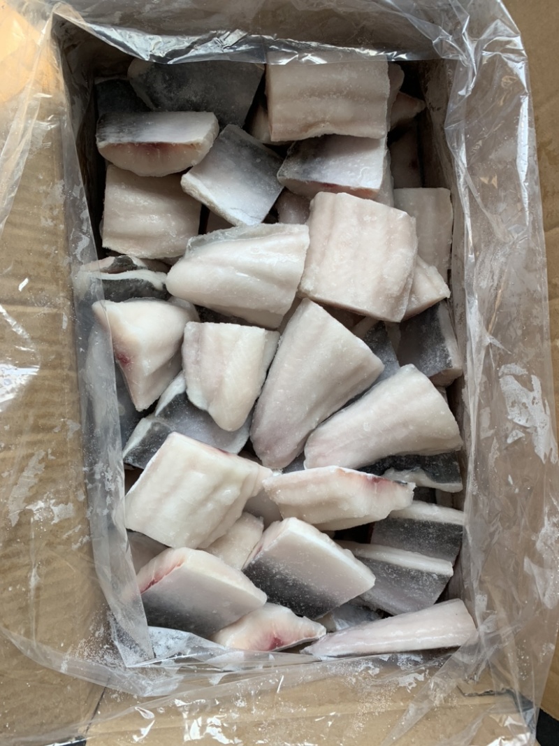 巴沙鱼块20斤，一箱70/80块。食堂专用，南京现货