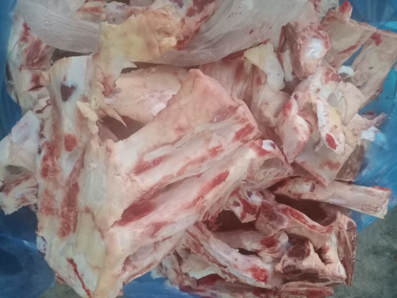 高钙牛骨剔肉牛胸骨价格便宜一手货源大量现货