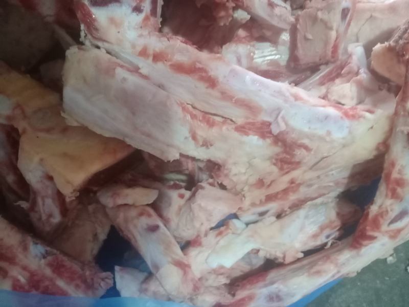 高钙牛骨剔肉牛胸骨价格便宜一手货源大量现货