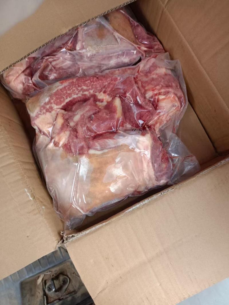 带皮驴肉！肋条肉每箱20斤！前腿后腿肉！质量好！价位低