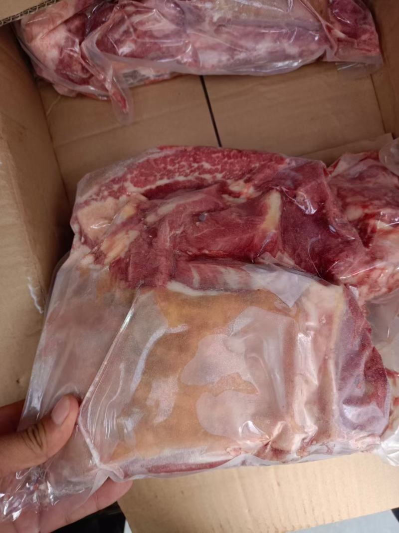带皮驴肉！肋条肉每箱20斤！前腿后腿肉！质量好！价位低