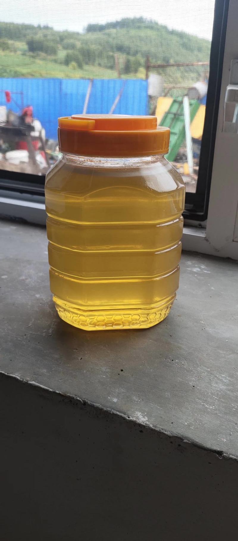 蜂蜜可以带你美丽蜂蜜可以带你信心。蜂蜜可以带你天天开心。