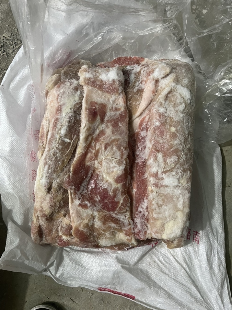 带皮五花肉，4.25一斤，能用的老板联系我